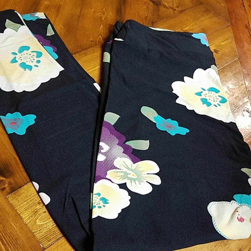 LuLaRoe soft leggings great condition